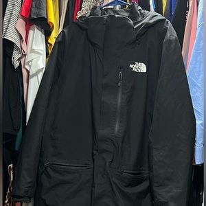 Black Women’s Plus Gatekeeper coat North Face